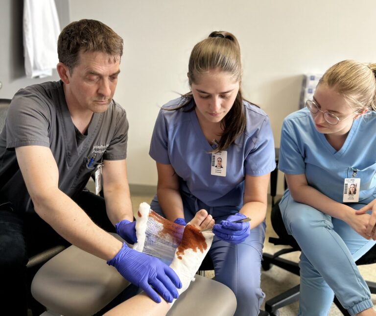 Des soins spécialisés pour mieux traiter les pieds diabétiques : une première au Québec